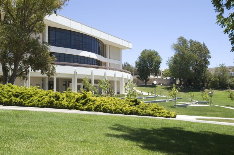 Commercial Shrub Trimming in Ventura County, CA